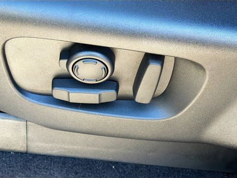 New 2026 Land Rover Discovery Limited Edition image 25