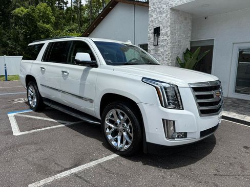 Used 2018 Cadillac Escalade ESV Luxury RWD image 15