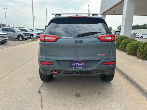 Used 2014 Jeep Cherokee Trailhawk w/ Technology Group AWD/4WD image 12