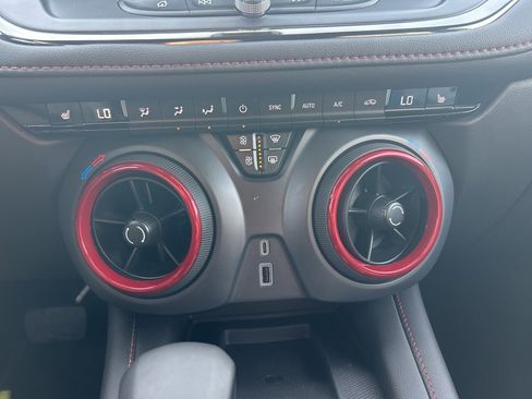 Used 2025 Chevrolet Blazer RS image 25