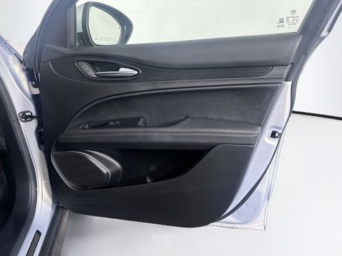 Used 2023 Alfa Romeo Stelvio Sprint RWD image 34