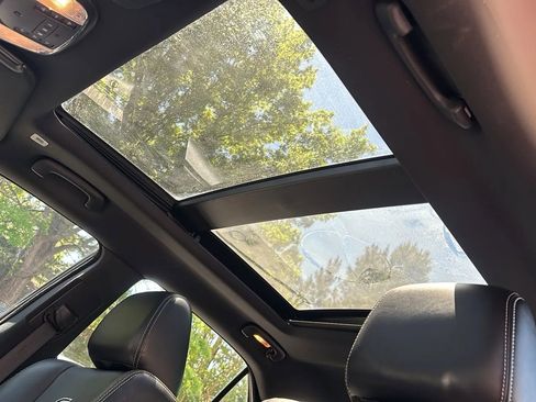 Used 2020 Chrysler 300 S image 27