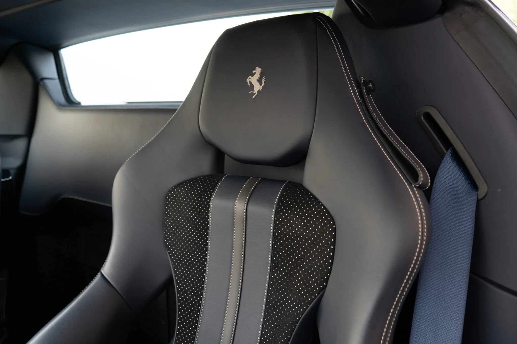 Used 2022 Ferrari F8 Tributo RWD image 67