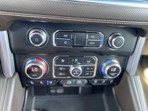 Used 2021 GMC Yukon SLT w/ SLT Premium Package RWD image 26