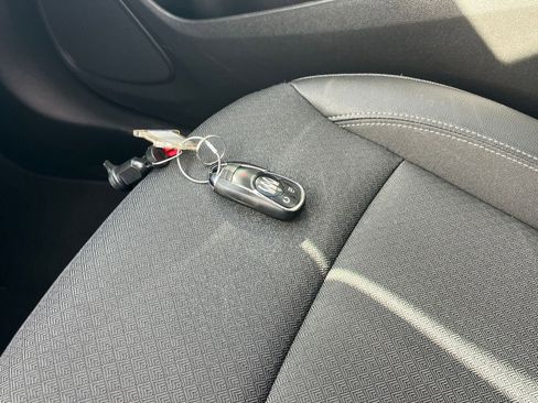 Used 2025 Buick Encore GX Preferred image 22