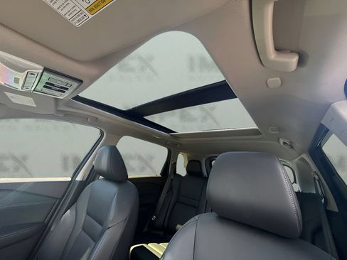 Used 2023 Nissan Rogue SL FWD image 6