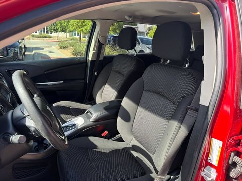 Used 2020 Dodge Journey SE FWD image 21