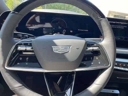 New 2026 Cadillac Lyriq Signature Sport AWD/4WD image 22