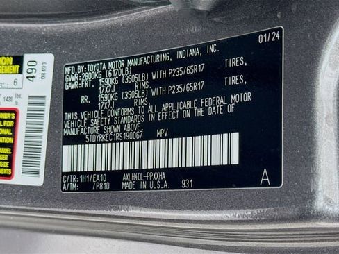 Certified 2024 Toyota Sienna XLE FWD image 33