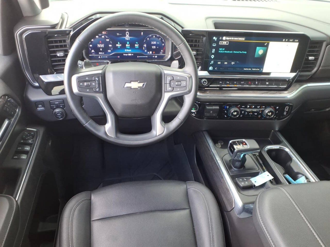 Used 2024 Chevrolet Silverado 1500 LTZ w/ LTZ Convenience Package II AWD/4WD image 13