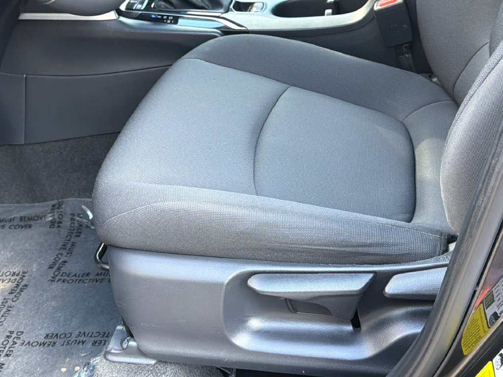 Used 2024 Toyota Corolla Cross LE AWD/4WD image 22