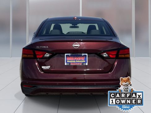 Certified 2025 Nissan Altima 2.5 SV FWD image 5