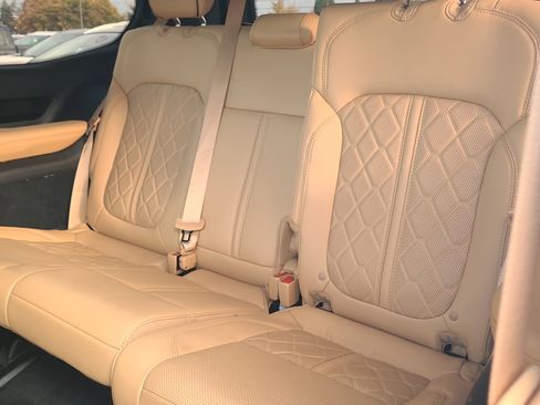 Used 2022 Jeep Grand Wagoneer Series III image 16