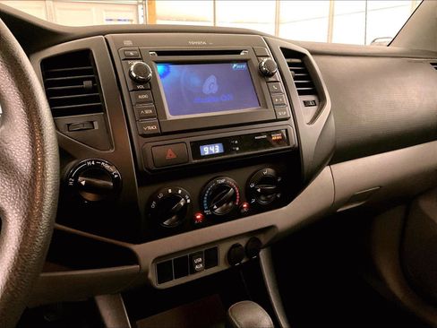 Used 2013 Toyota Tacoma 4x4 Regular Cab image 6