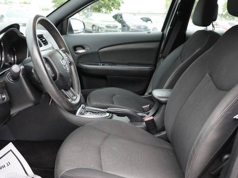 Used 2014 Dodge Avenger SE FWD image 13