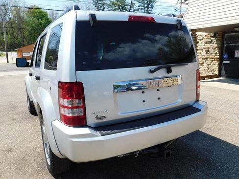 Used 2012 Jeep Liberty Sport image 6