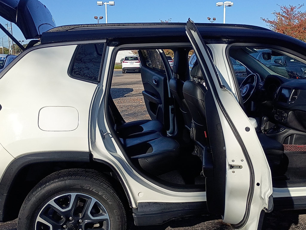 Used 2019 Jeep Compass Trailhawk w/ Cold Weather Group AWD/4WD image 15