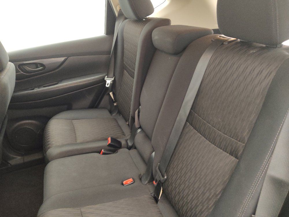 Used 2019 Nissan Rogue S FWD image 18