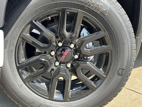 New 2026 GMC Sierra 1500 Elevation image 30