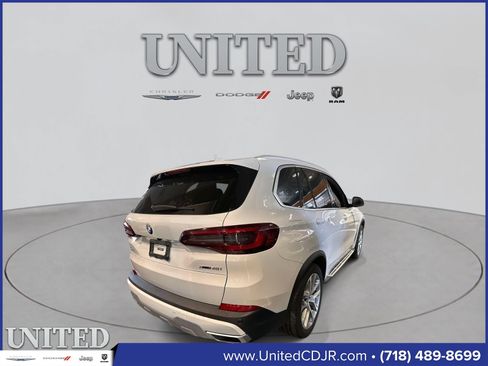 Used 2022 BMW X5 xDrive40i w/ Climate Comfort Package image 2