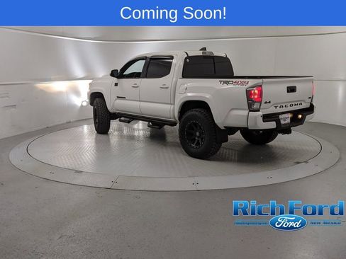Used 2021 Toyota Tacoma TRD Sport image 4
