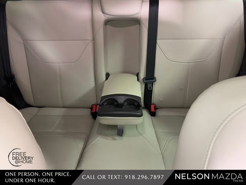 Used 2018 Ford Focus Titanium FWD image 33