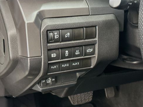 Used 2024 Toyota Tacoma TRD Off-Road w/ TRD Off Road Premium Package AWD/4WD image 17