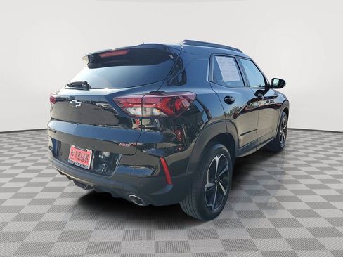 Used 2022 Chevrolet TrailBlazer RS w/ Technology Package image 3