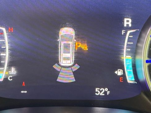 Used 2023 Chrysler Pacifica Touring-L FWD image 24