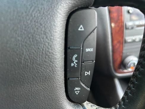 Used 2011 Chevrolet Impala LT FWD image 18