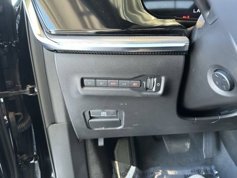 Used 2025 Jeep Wagoneer S Launch Edition image 26