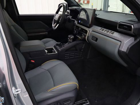 Used 2024 Toyota Tacoma Trailhunter image 29