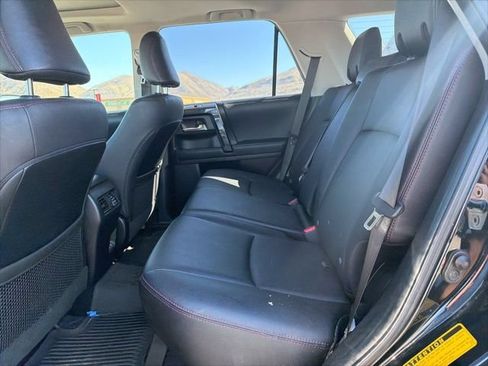 Used 2021 Toyota 4Runner TRD Off-Road Premium w/ Moonroof Package AWD/4WD image 26