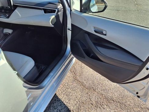 Used 2022 Toyota Corolla LE image 82