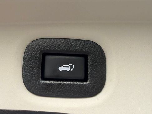Used 2019 Nissan Rogue SV FWD image 13