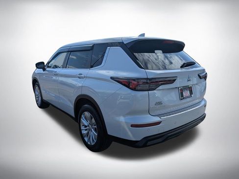 New 2026 Mitsubishi Outlander ES FWD image 5
