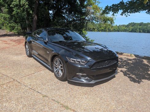 Used 2016 Ford Mustang GT RWD image 1