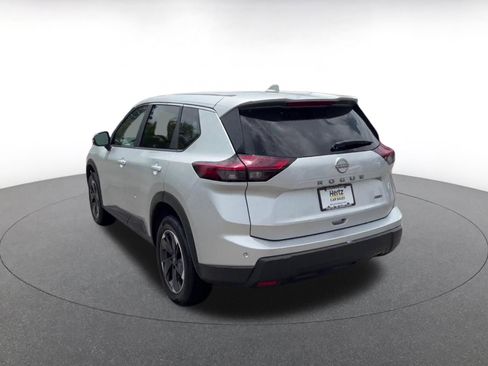 Used 2025 Nissan Rogue SV AWD/4WD image 10