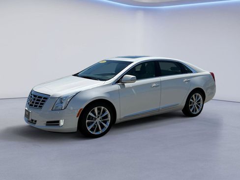 Used 2013 Cadillac XTS Luxury w/ Driver Awareness Package AWD/4WD image 10