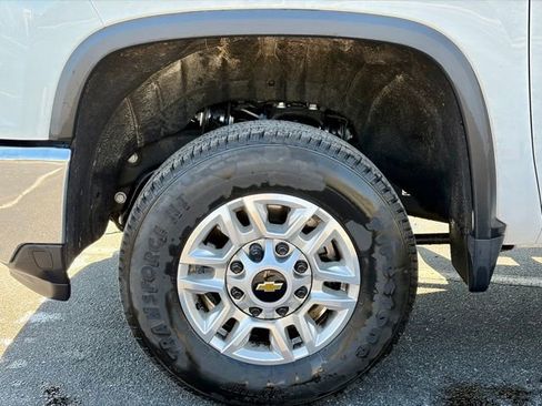 Used 2025 Chevrolet Silverado 2500 LT w/ Convenience Package image 29