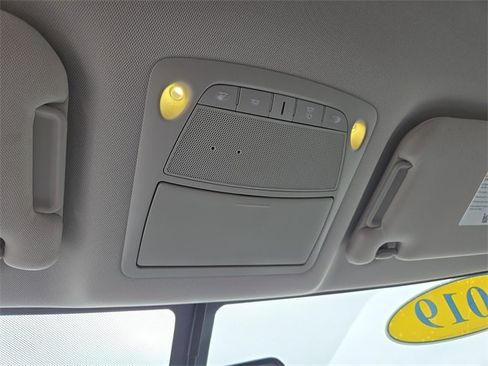 Used 2019 Nissan Pathfinder SV image 27