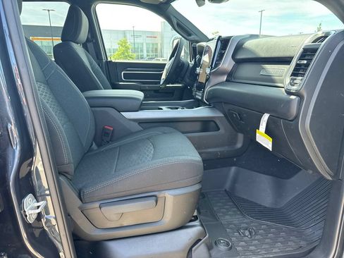 New 2026 RAM 2500 Big Horn AWD/4WD image 32