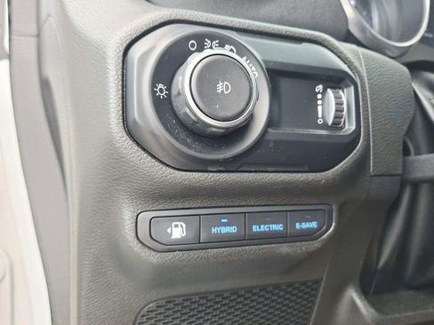 Used 2023 Jeep Wrangler Unlimited Sahara w/ Cold Weather Group image 40