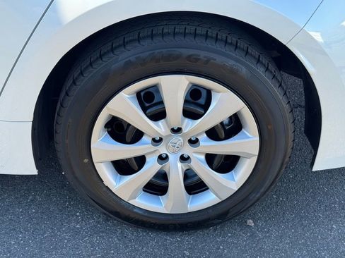 Used 2025 Toyota Corolla LE w/ Convenience Package image 9