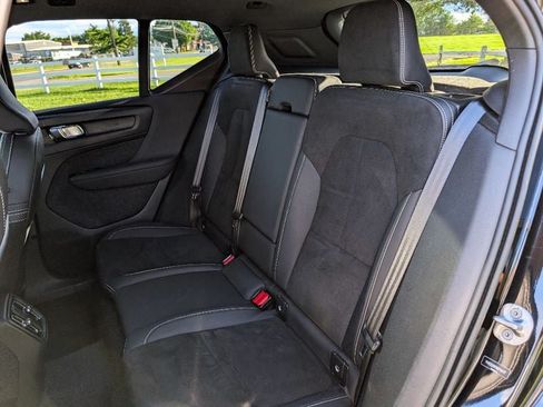 Used 2022 Volvo XC40 P8 Recharge Plus AWD/4WD image 14