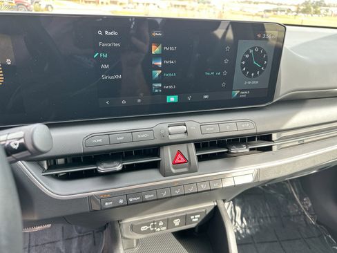 Used 2025 Kia K4 LXS image 16