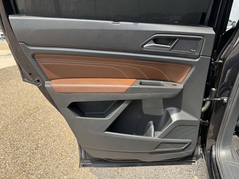 Used 2023 Volkswagen Atlas SEL Premium AWD/4WD image 24
