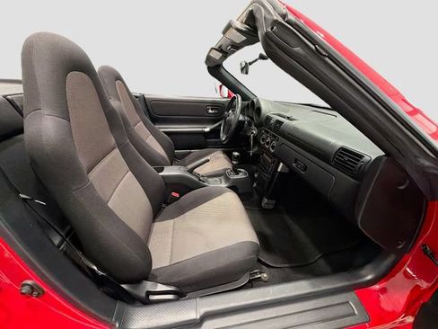 Used 2002 Toyota MR2 RWD image 19
