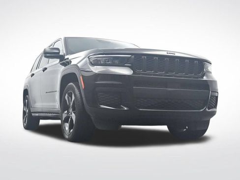 Used 2023 Jeep Grand Cherokee L Laredo AWD/4WD image 31