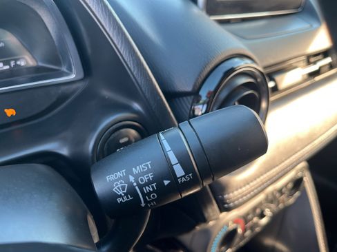 Used 2017 Toyota Yaris iA image 11